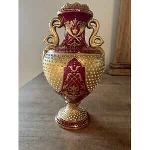 Antique 1890s Coalport Red Porcelain Vase Urn W/Hand Painted Gold Scrolls 6”T